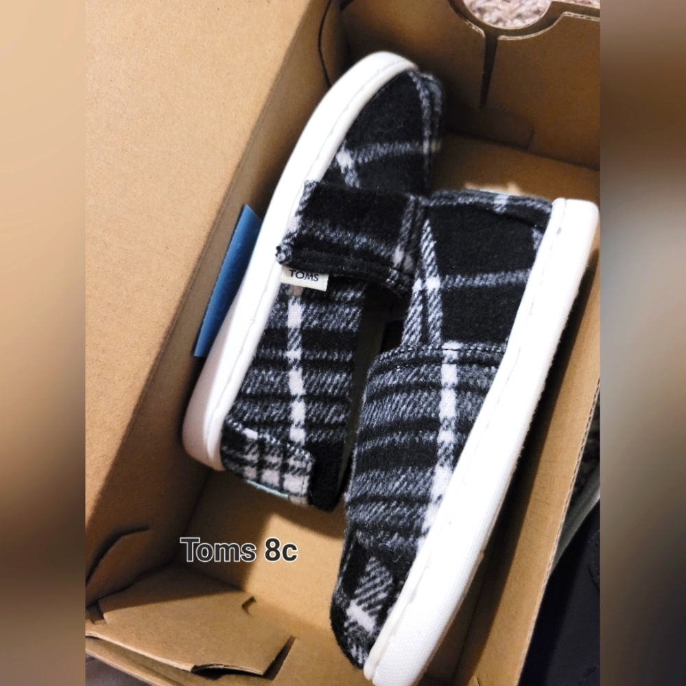 Toms